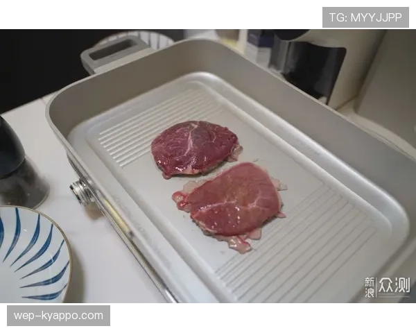 乔恩·琼斯家里冰箱塞满牛排，训练完直接生啃